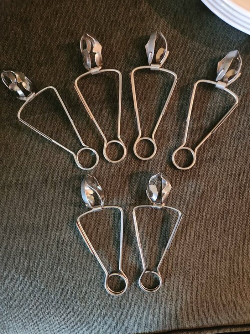 6 Escargot tongs